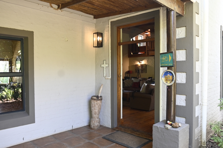 To Let 5 Bedroom Property for Rent in Rheenendal Western Cape